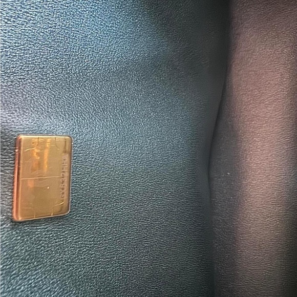 SOLD Classic Medium Flap 22P Iridescent Green Quilted Caviar light GHW! Unused! - Picture 9 of 15